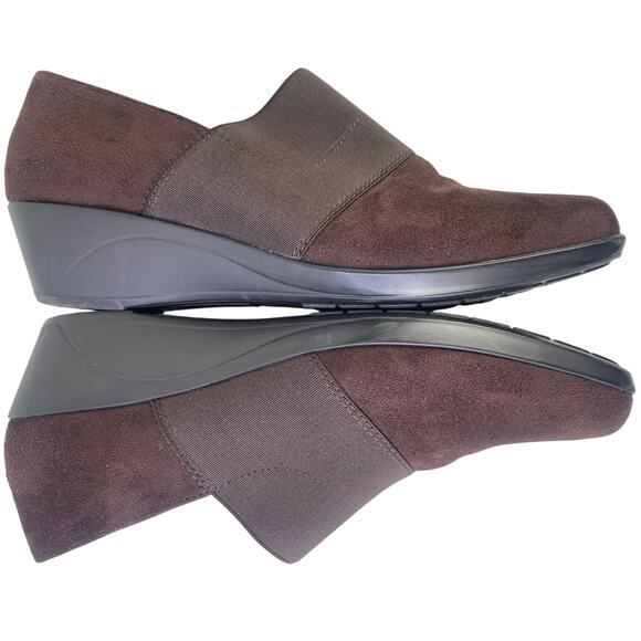 Michael Shannon Brown Suede Wedge Shoe 1.75" Heel Elastic Top Band Comfort S 8 - Picture 5 of 10